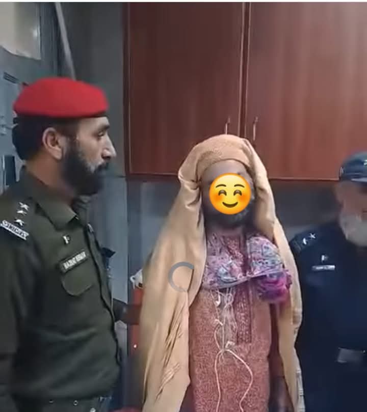 پشاور میں برقعہ پہن کر لیڈی ریڈنگ اسپتال کے گائنی وارڈ میں گھسنے والے شخص گرفتار