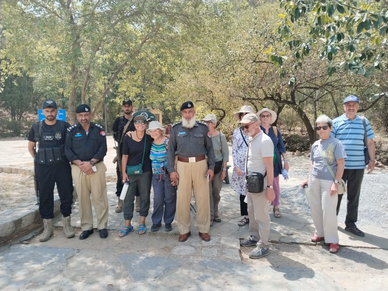  اطالوی 9 رکنی وفد نےعالمی شہرت یافتہ بدھ مت آثار قدیمہ کا  دورہ کیا۔