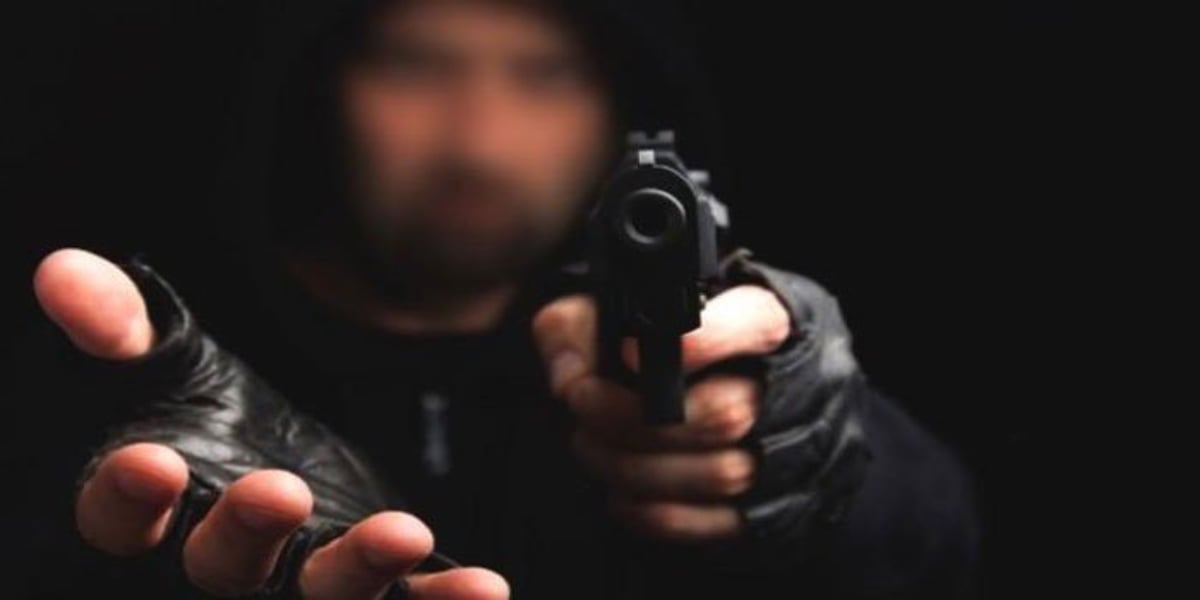  ڈاکوؤں نے محض 3 منٹ میں خونیں ڈکیتی کی واردات کی اور 38 لاکھ کی نقدی چھین کر فرار ہوئے