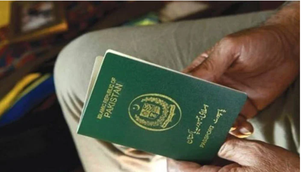 پاسپوٹ میں والد کیسا تھ والدہ کا نام بھی شامل کرنیکا فیصلہ