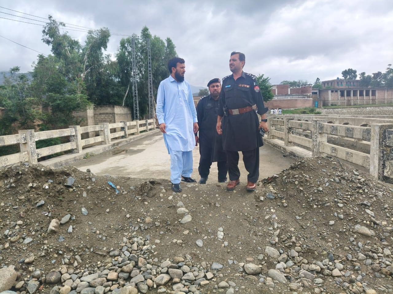 سیلابی ریلے سے جار پل متاثر، ہر قسم کی ٹریفک کے لیے بند