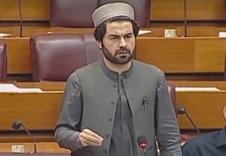 اب تک ماموند کے 20 متاثرہ خاندان حفاظتی اقدامات کے تحت مقامی اسکولوں میں منتقل ہوچکے ہیں