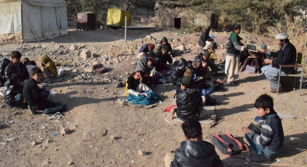 خیبر پختونخوا میں 1500 سکولز اور 55 کا لجز آؤٹ سور کرنے کا فیصلہ