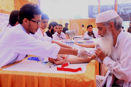 ضم اضلاع میں اے آئی پی  ہیلتھ ملازمین 8 ماہ کی تنخواہ سے محروم