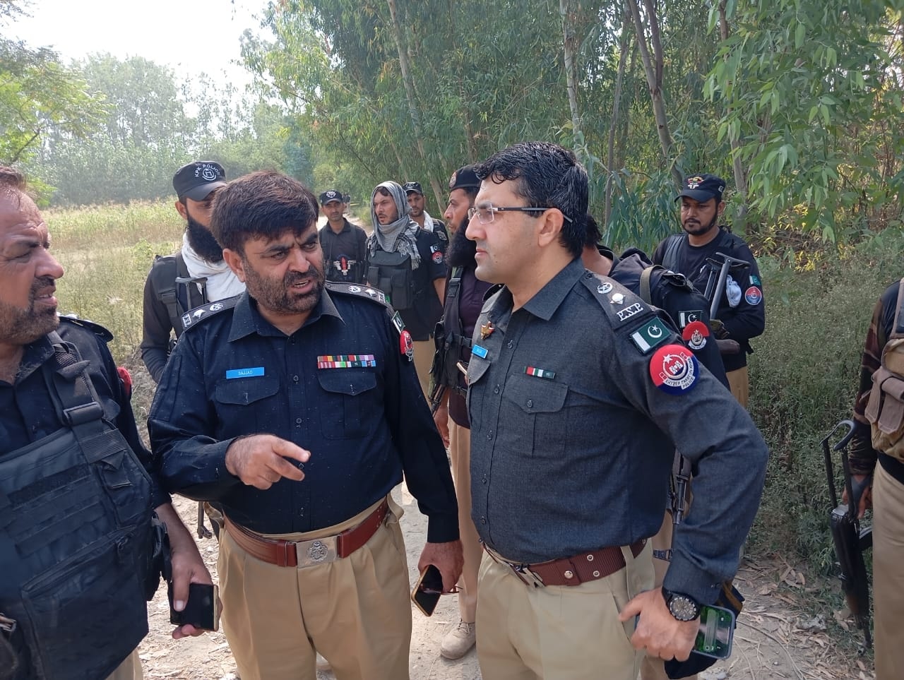 چارسدہ: سرڈھیری میں پولیس پر فائرنگ، ایس ایچ او زخمی، اشتہاری ہلاک