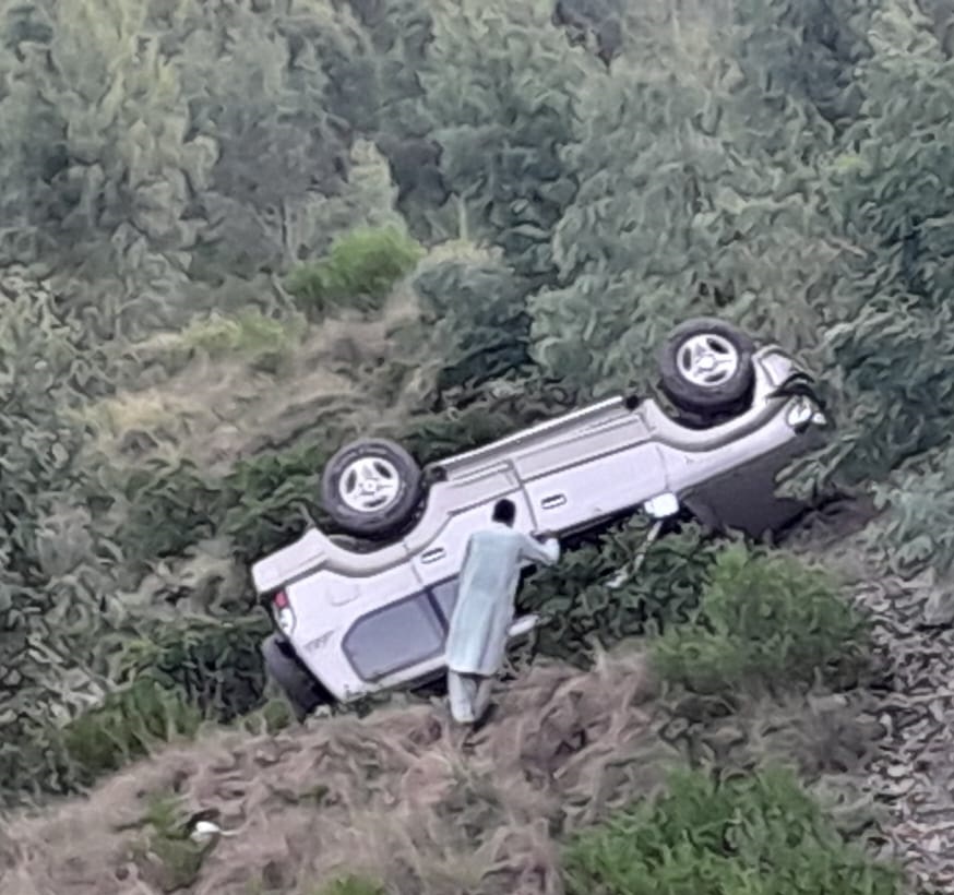 مالاکنڈ:معاون خصوصی ڈاکٹرشفقت ایازکے قافلے میں شامل گاڑی کو حادثہ، 5 افراد زخمی 