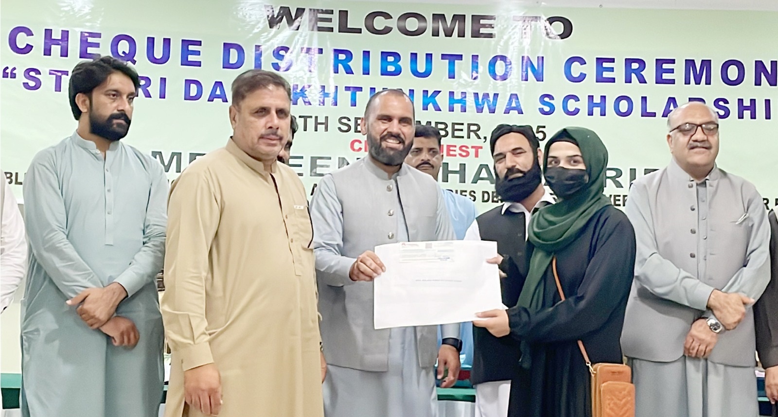  373 طلبہ میں 134.28 ملین روپے کے ستوری د پختونخوا سکالرشپس تقسیم