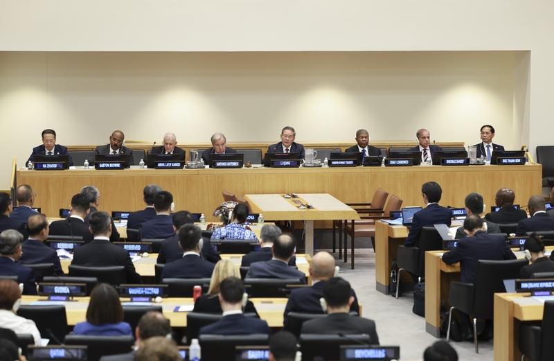 گلوبل ڈیویلپمنٹ انیشی ایٹو پرعملدرآمد کے لئے تمام فریقوں کے ساتھ کام کرنے کو تیار ہیں، چینی وزیراعظم