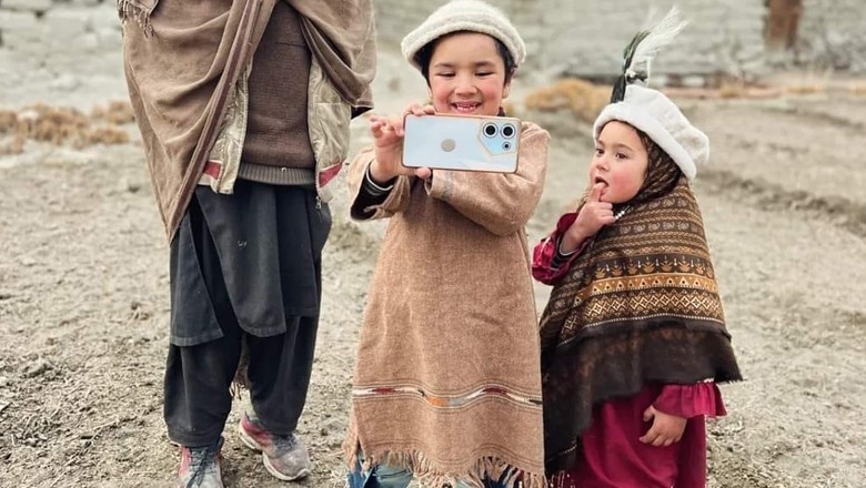 عمر میں چھوٹا لیکن دل سے بہت بڑا ،ننھے شیراز اور مسکان نے ٹوٹے اسکول کو اپنے آمدنی سے جدید تعلیمی ادارے میں بدل دیا
