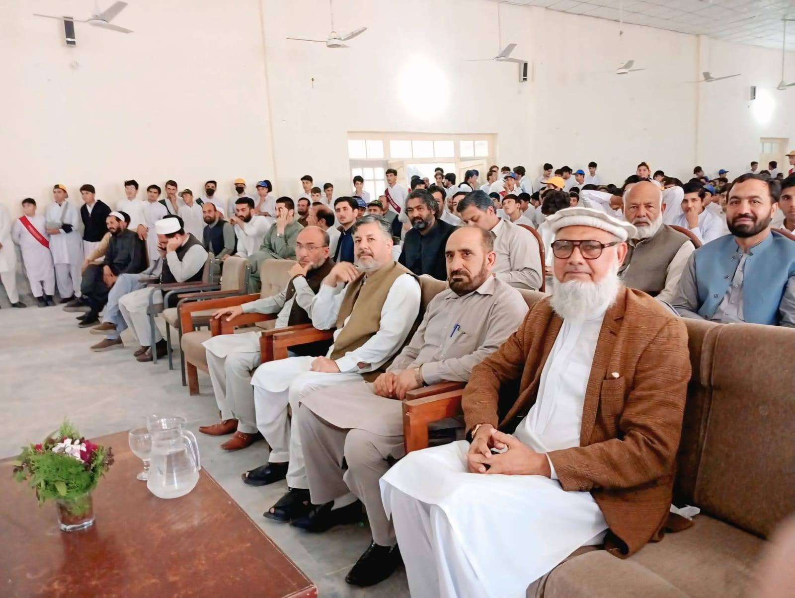 باجوڑ ماڈل اسکول اینڈ کالج (گورنر ماڈل) میں یومِ والدین کی شاندار تقریب