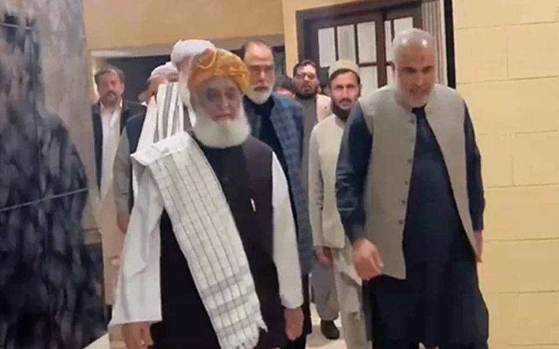 نئے وزیر اعلیٰ کا چناؤ پی ٹی آئی کا جے یو آئی سے رابطہ