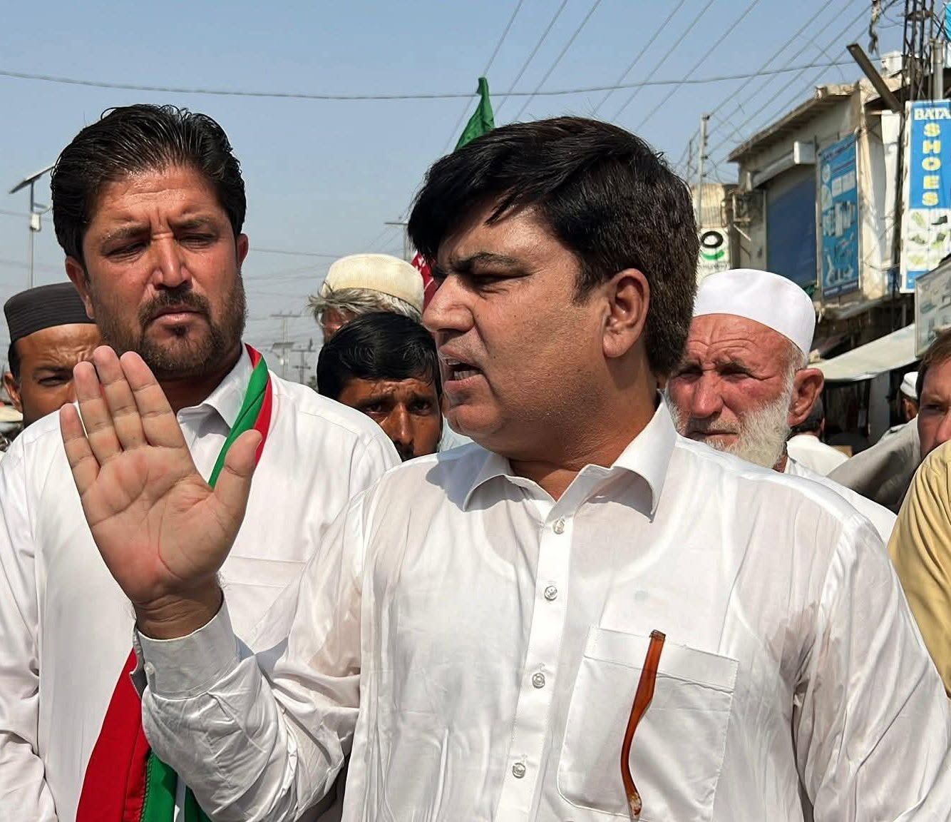 فخرعالم مہمند کا وفاق سے قبائلی عوام کے لیۓ فنڈز بندش پر ردعمل