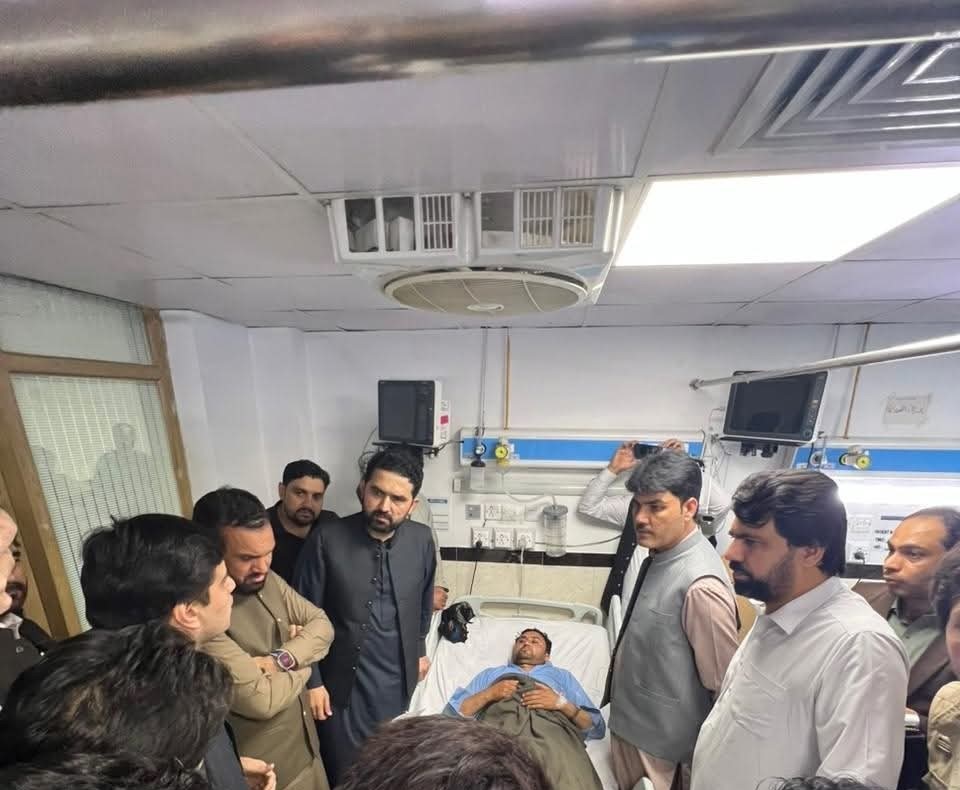 وزیر اعلیٰ محمد سہیل آفریدی کا رات گئے حیات میڈیکل کمپلیکس پشاور کا دورہ 