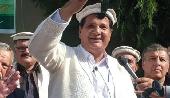 مخالفین تعصب کی بغیر دیکھیں توہمارے کام نظر آئینگے ۔امیر مقام