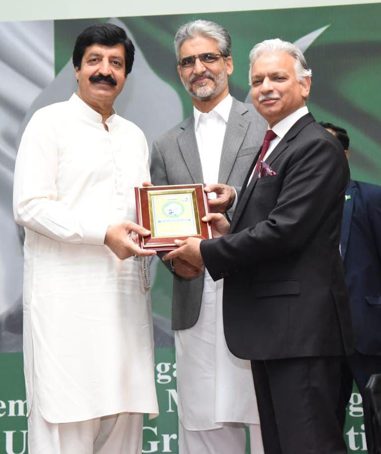 خورشید ندیم کی کتاب اسلام اور اقلیتیںکیلئے ’’دیوان بہادر ایس پی سنگھا ایوارڈ‘‘