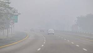 شدید دھند کی وجہ ایم ون پشاور ٹول پلازے سے چھچھ انٹرچینج تک موٹرے بند