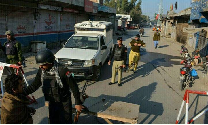 بنوں میں تھانے کے قریب خودکش دھماکہ۔