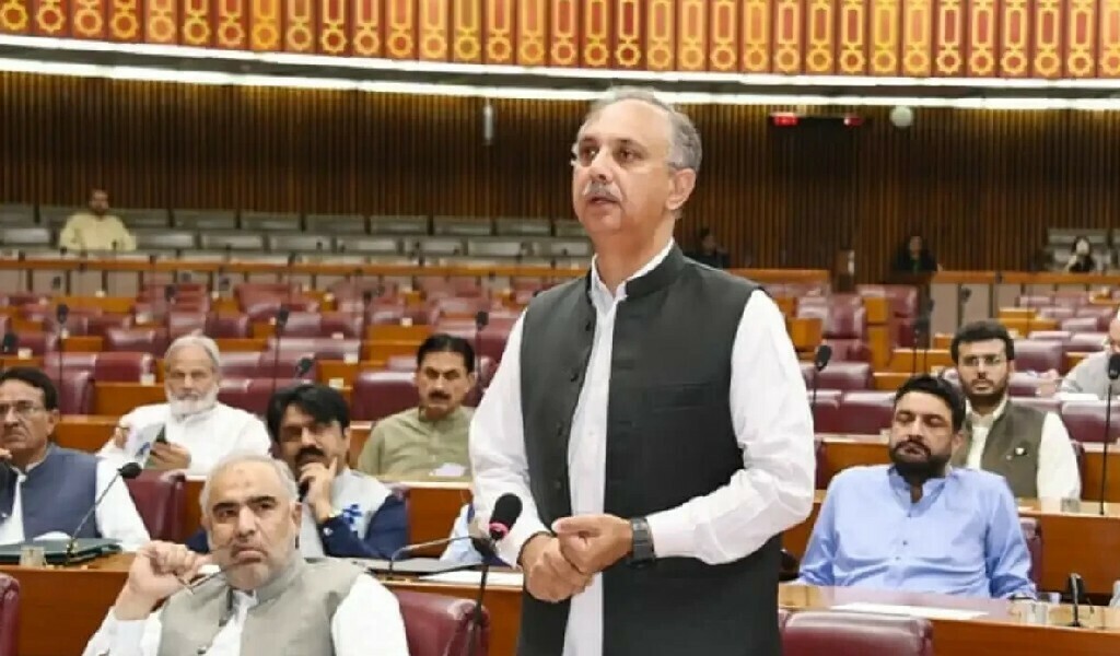 پی ٹی آئی رہنما عمر ایوب اشتہاری قرار، پاسپورٹ اور شناختی کارڈ بلاک کرنے کا حکم