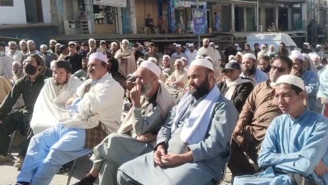 طورخم بارڈر کی بندش کے خلاف باچا خان چوک لنڈیکوتل میں احتجاجی مظاہرہ ۔