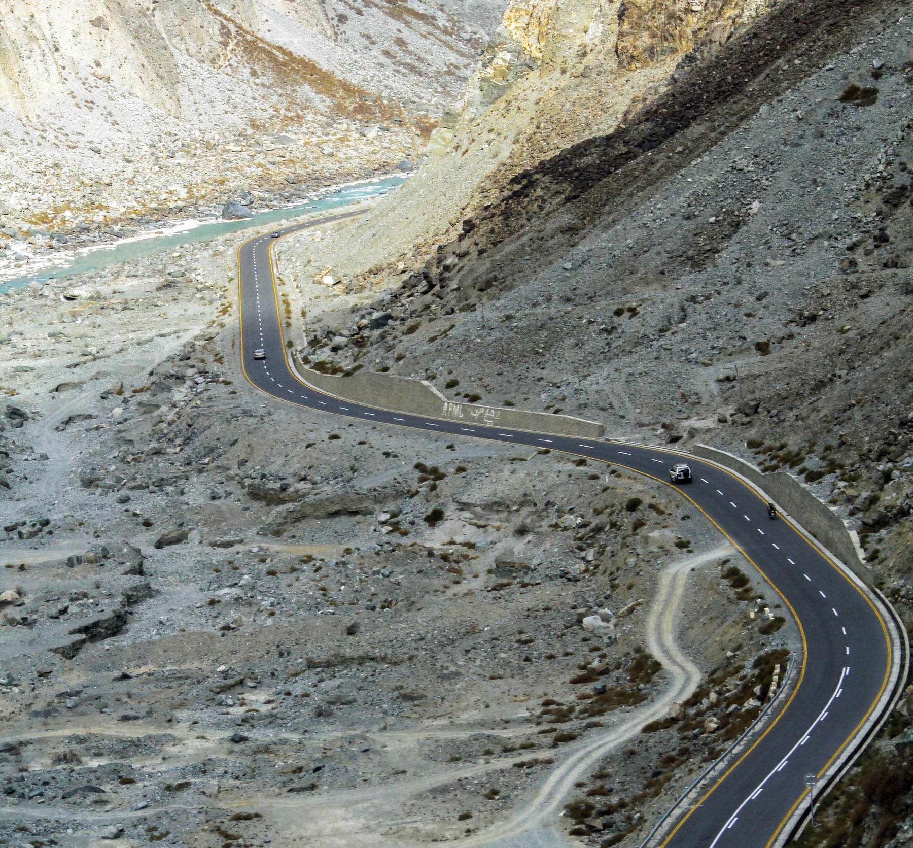 پاکستان، چین سے منسلک نئی ہائی وے کی تعمیر 