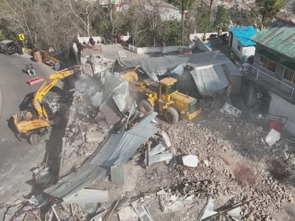 مری میں تجاوزات کیخلاف کارروائی، جنگلات کی زمین پر تعمیر رہائشی ڈھانچہ مسمار