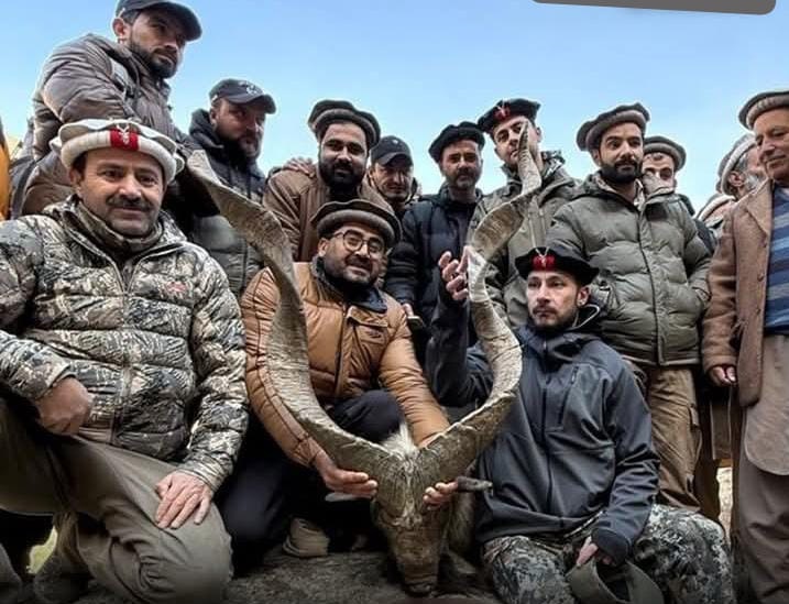 چترال میں امریکی شکاری کا 2 لاکھ 43 ہزار ڈالر میں کشمیر مارخور کا کامیاب شکار