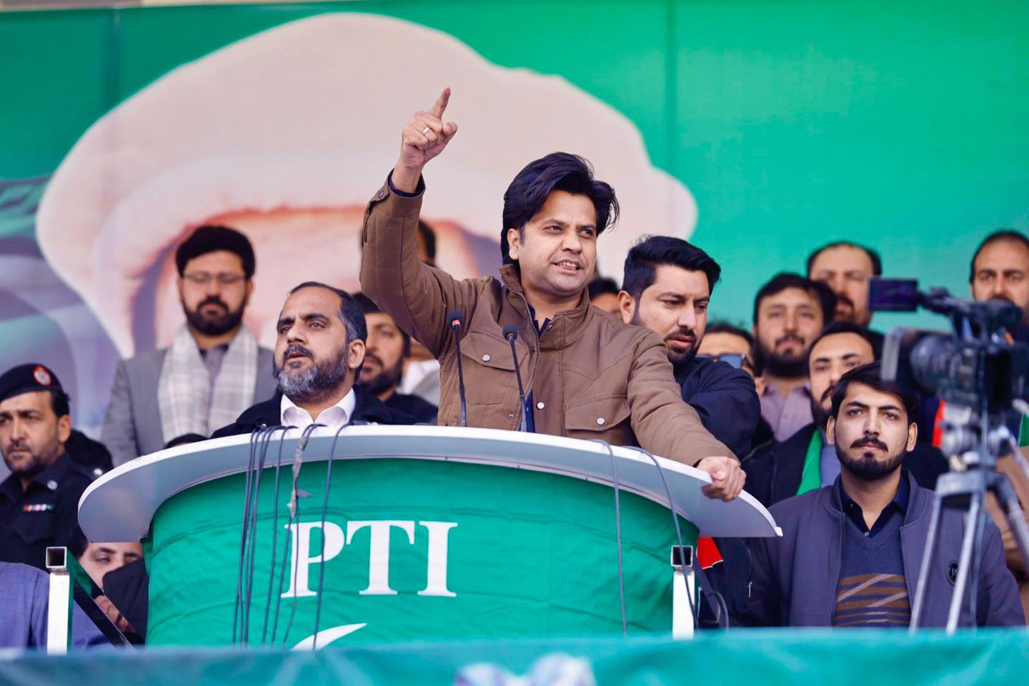 وفاق جب چاہے گورنر راج کا شوق پورا کر  لے ۔شفیع جان