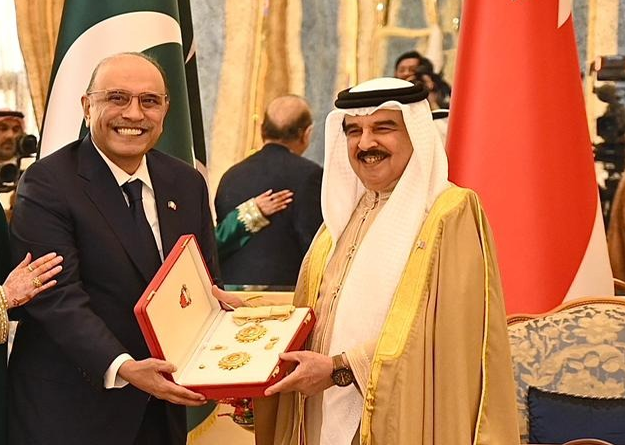 صدر آصف علی زرداری کو بحرین کے اعلیٰ ترین ایوارڈ سے نوازا گیا 