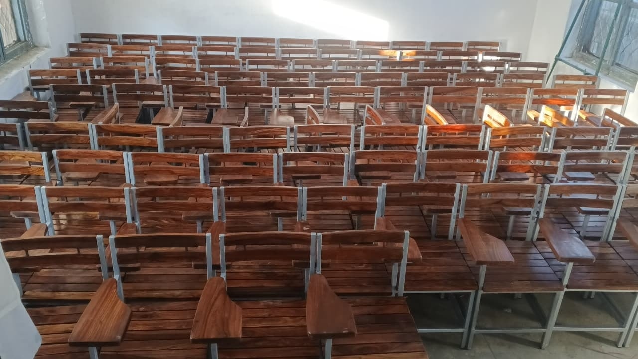 سرکاری سکولوں کو 6 لاکھ 82 ہزار یک کرسیوں کی فراہمی کا منصوبہ ، 2 ارب جاری 