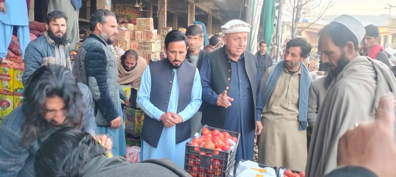 رمضان میں مہنگائی کے خلاف کریک ڈاؤن: خار بازار میں انتظامیہ کی سخت نگرانی