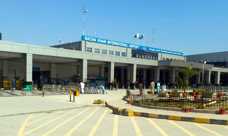 باچا خان انٹرنیشنل ایئرپورٹ کا منفرد اقدام، ایئرپورٹ سے ان کے گھروں تک مفت پہنچانے کا منصوبہ تیار