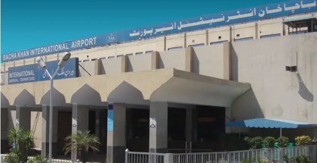 باچا خان انٹرنیشنل ایئرپورٹ سے باہر جانے والے خبردار ،ایئرپورٹ کے احاطے میں داخلے پر پابندی