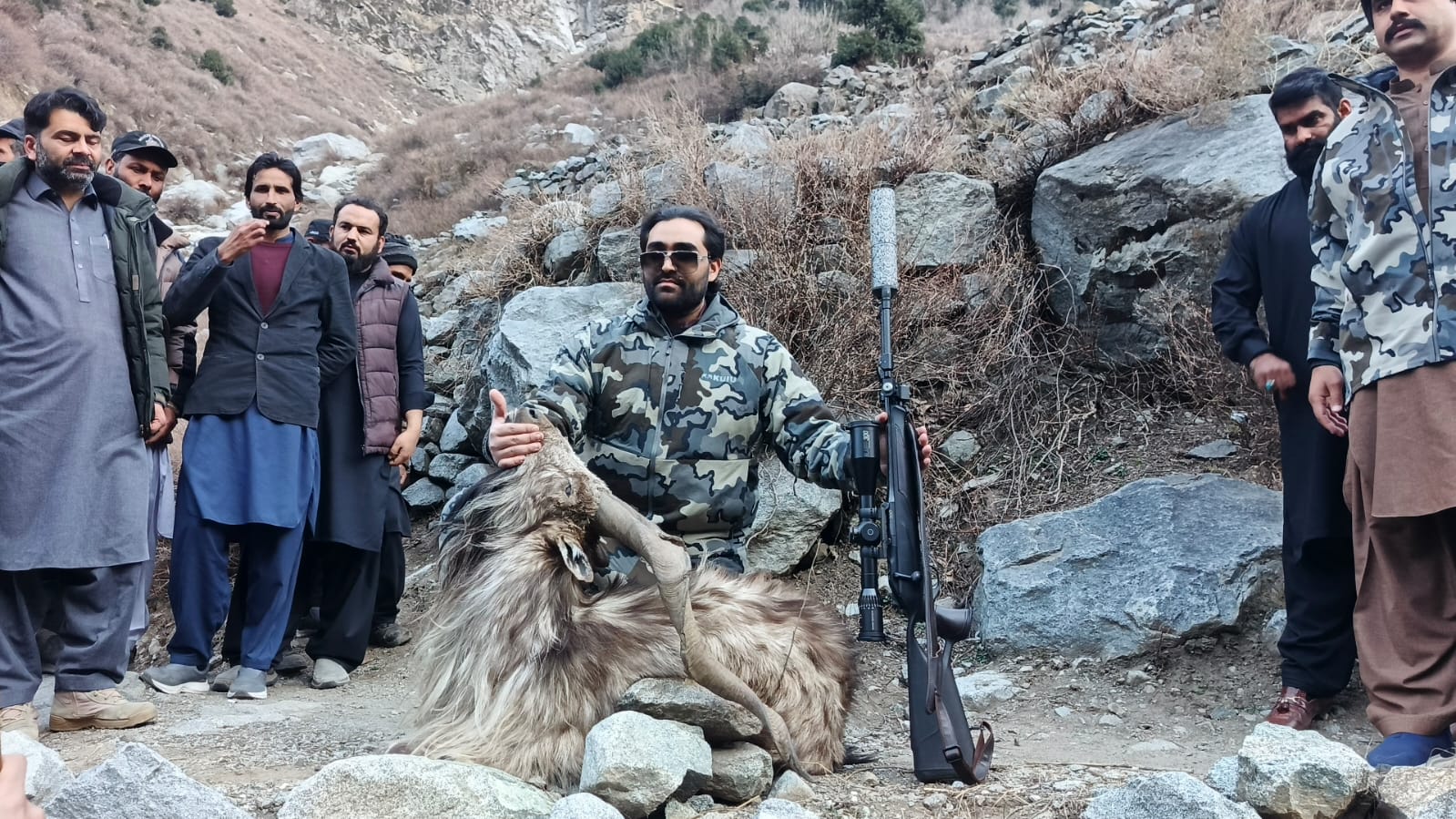 سوات: مانکیال  میں پہلی بار کشمیری مارخور کا قانونی شکار، نوجوان شکاری نے اعزاز اپنے نام کر لیا