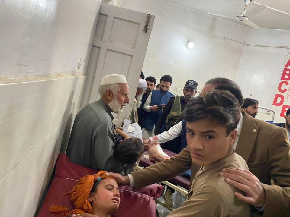 باجوڑ تحصیل سلارزئی علاقہ کارڈوک میں مارٹر گولی پھٹنے سے ایک بچہ جانبحق  8  افراد زخمی 