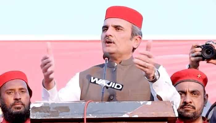 جلسے جلوسوں سے صوبے کا حق نہیں ملتا، میں صوبے کا وزیراعلیٰ رہا مگر میں نے کبھی نہ احتجاج کیا نہ بازار بند کئے۔حیدر ہوتی