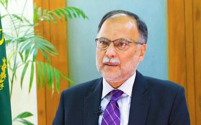 مجھے جیل میں بند کرانے والا آج جیل میں  چیخیں  مار رہا ہے۔ احسن اقبال