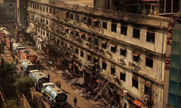 سندھ کابینہ نے سانحہ گل پلازہ کے متاثرین کے لیے 7 ارب روپے  کی منظوری دے دی۔