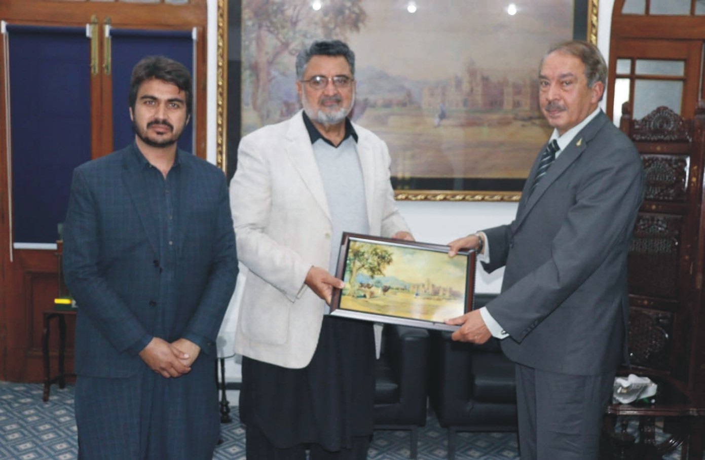 اسلامیہ کالج پشاور کے ممتاز سابق طالب علم توفیق محمد خان کی وائس چانسلر سے ملاقات