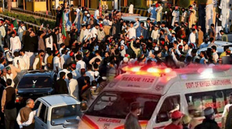 صوابی میں پی ٹی آئی کا احتجاج مر یضہ ایمبولینس میں چل بسی، ایمبولینس موٹروے پر 3 گھنٹے پھنسی رہی