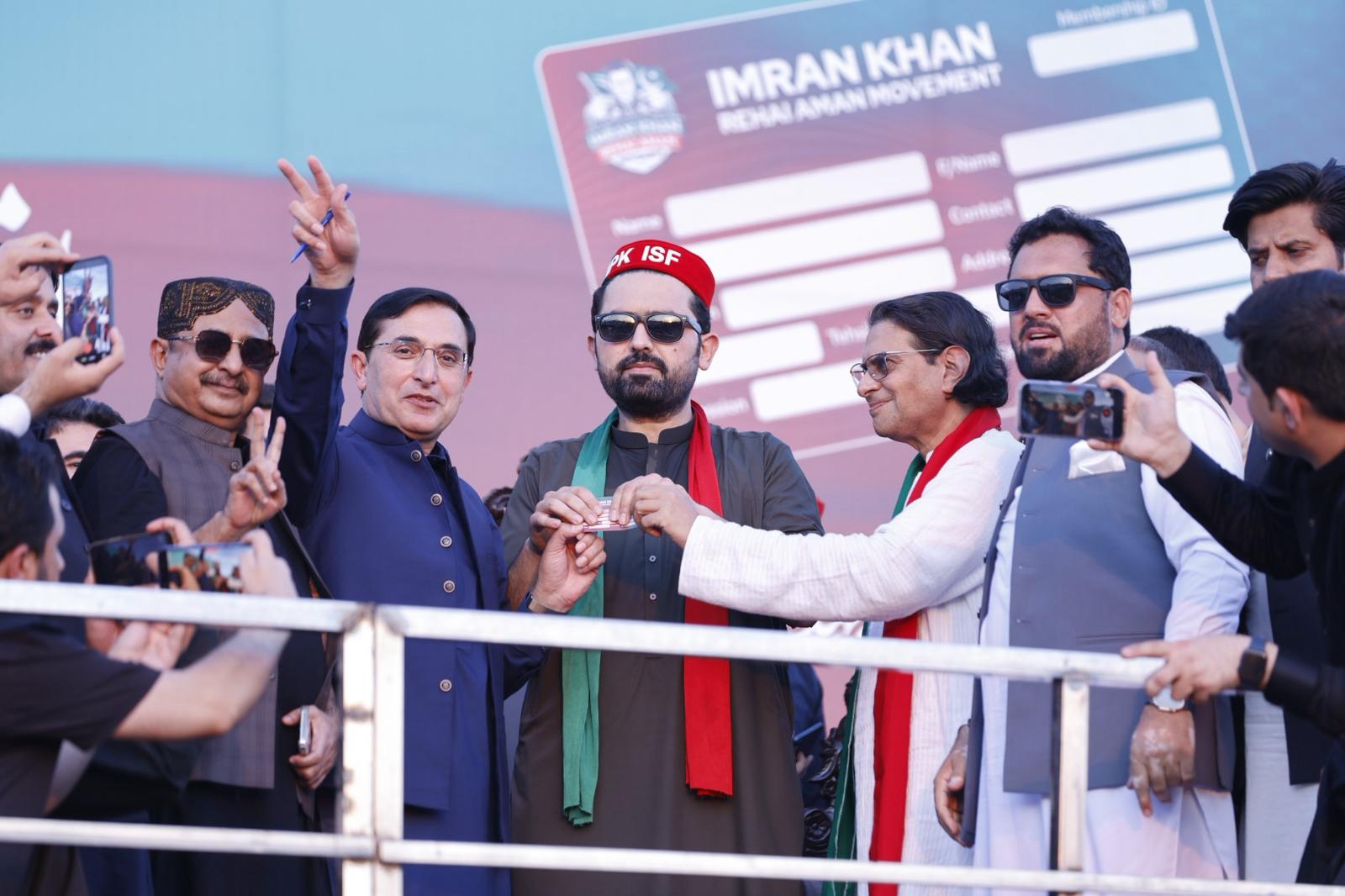 عمران خان رہائی تحریک کا افتتاح، بیرسٹر گوہر پہلے سلمان اکرم راجہ دوسرے ممبر بنے