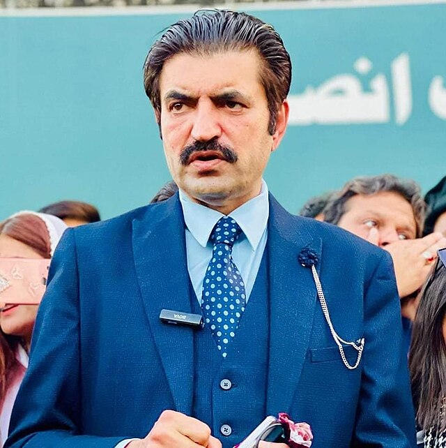 پی ٹی آئی کا سڑکوں پر نکلنے کا دور ختم۔ شیر افضل مروت