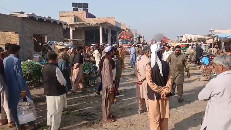 چارسدہ سبزی منڈی میں  ٹیکس وصولی کے معاملہ پر فائرنگ  کے نتیجے میں دو افراد جانبحق ایک زخمی۔ 