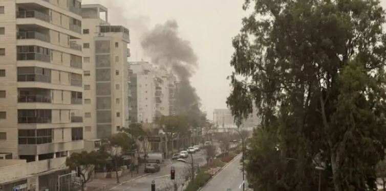 حایفہ ایک بار پھر نشانے پر ، راکٹوں کی گونج، حساس تنصیبات پر خطرے کے سائے،  اسرائیلی محکمہ صحت  کے مطابق گزشتہ 24 گھنٹوں میں148 افراد زخمی