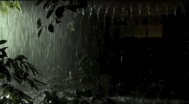 خیبرپختونخوا میں بارش یا بحران؟ مختلف اضلاع زیرِ آب، نظامِ زندگی شدید متاثر