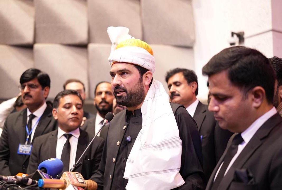 مزاحمت نہ کی تو نسلیں غلامی کی زنجیروں میں جکڑی جائیں گی: وزیر اعلیٰ خیبر پختونخوا کا وکلاء کنونشن سے خطاب