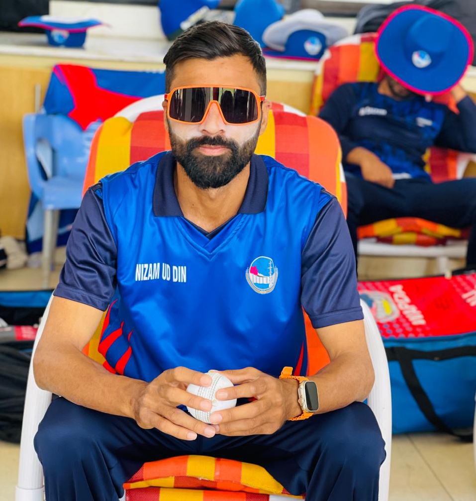  چیلنج کپ میں نظام الدین کی شاندار لیگ گوگلی باؤلنگ، 4 میچز میں 16 وکٹیں حاصل اور ٹاپ وکٹ ٹیکر کا اعزاز حاصل کیا