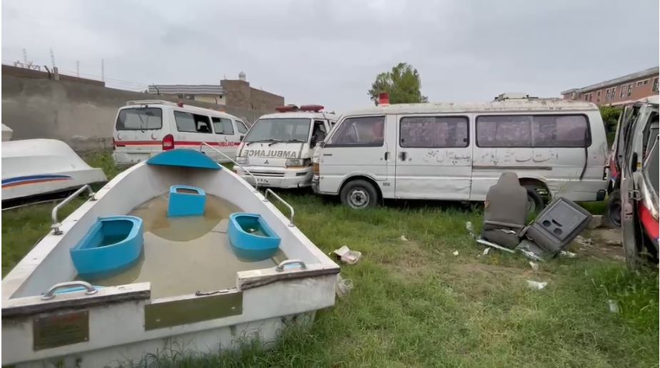 چارسدہ میں ایمرجنسی سروسز کا بحران؛ حادثات میں تباہ حال ایمبولینسز کی مرمت نہ ہو سکی،مریضوں کی زندگی داؤ پر لگ گئی۔