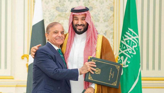 پاکستان کی معیشت کے لیے بڑی خوشخبری: سعودی عرب سے 2 ارب ڈالرز موصول، مزید 3 ارب ڈالرز کی یقین دہانی