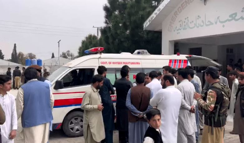 پولیس فائرنگ سے ایس ایچ او جان کی بازی ہار گئے