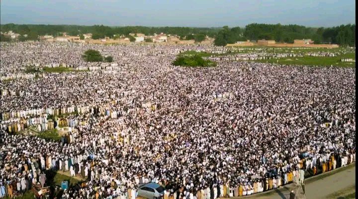 چارسدہ میں تاریخ ساز جنازہ: شیخ الحدیث مولانا محمد ادریس کے آخری سفر میں 10 لاکھ سے زائد افراد کی شرکت